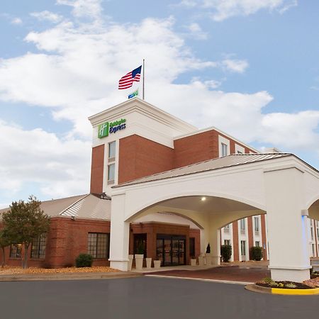 Holiday Inn Express Fredericksburg - Southpoint By Ihg Exterior foto