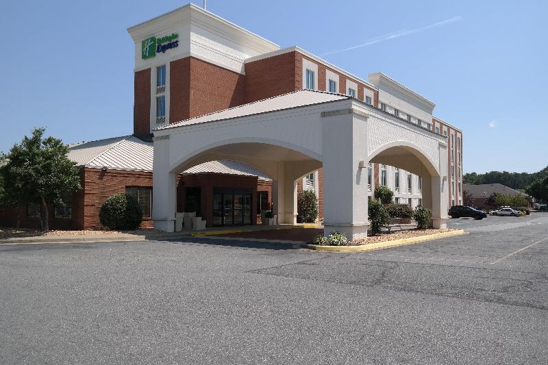 Holiday Inn Express Fredericksburg - Southpoint By Ihg Exterior foto